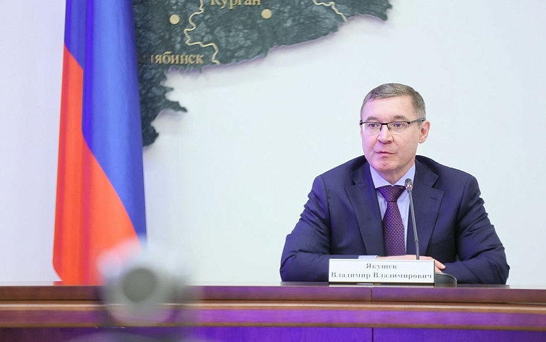 Владимир Якушев поздравил ветеранов Уральского федерального округа с праздником