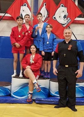Пять комплектов медалей разыграли самбисты Приуралья