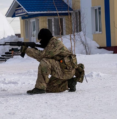 Курс специализированной военно-тактической подготовки «Снежные призраки» проходит в Ноябрьске