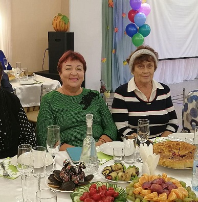 Праздничный «Огонёк» собрал ветеранов Аксарки и Харсаима