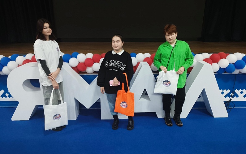 Школьники Аксарки попробовали свои профсилы на фестивале «Я – профи!»