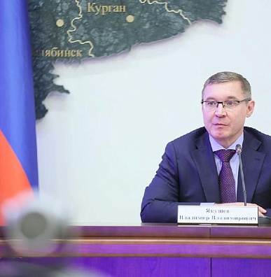 Владимир Якушев поздравил ветеранов Уральского федерального округа с праздником