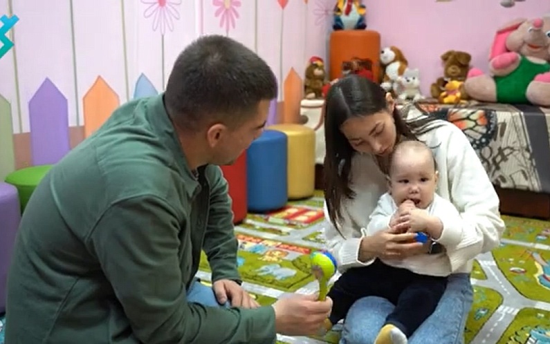 Приуральский малыш и родители учатся вместе (видео)